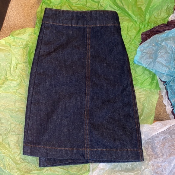 Womens dark denim skirt - Picture 5 of 6